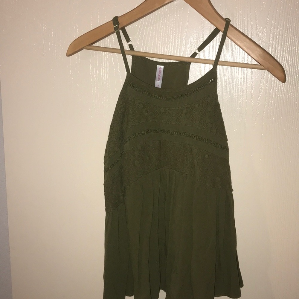Tank top.